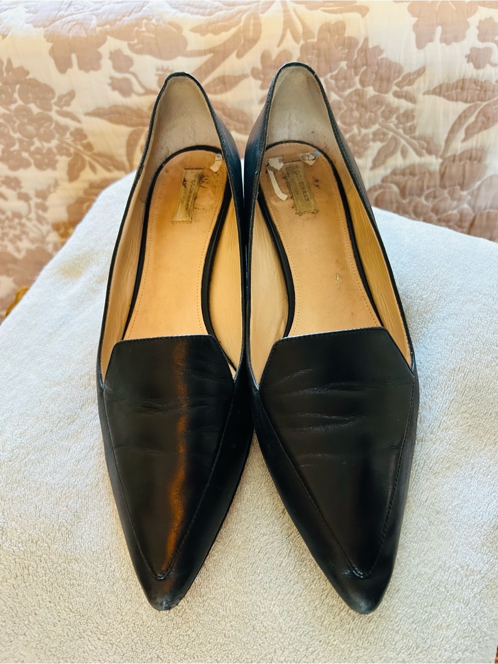 Cole Haan leather Black Pointed Toe Women's Flats.